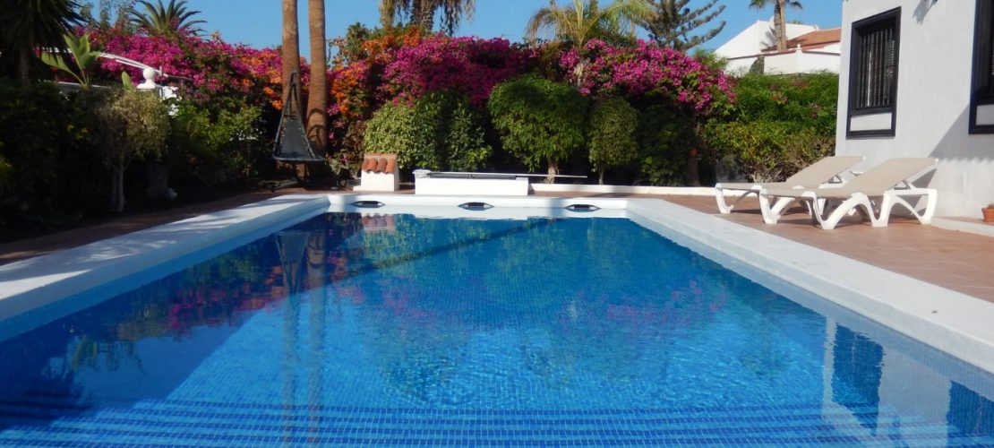 Large, luxury three bedroom Villa with 2 bathrooms and a large private swimming pool located on Amarilla Golf